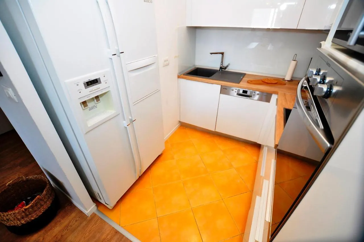 Apartment Nesh Split